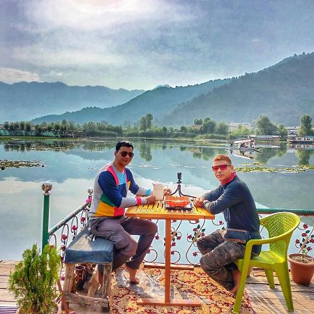 Raja'S Palace Houseboat - Kashmir Hotel Srinagar  Exterior photo