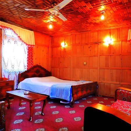 Raja'S Palace Houseboat - Kashmir Hotel Srinagar  Room photo