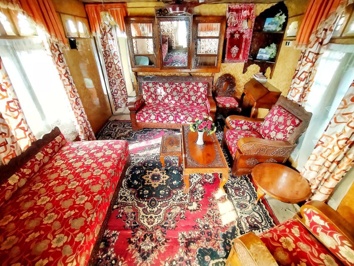 Raja'S Palace Houseboat - Kashmir Hotel Srinagar  Exterior photo