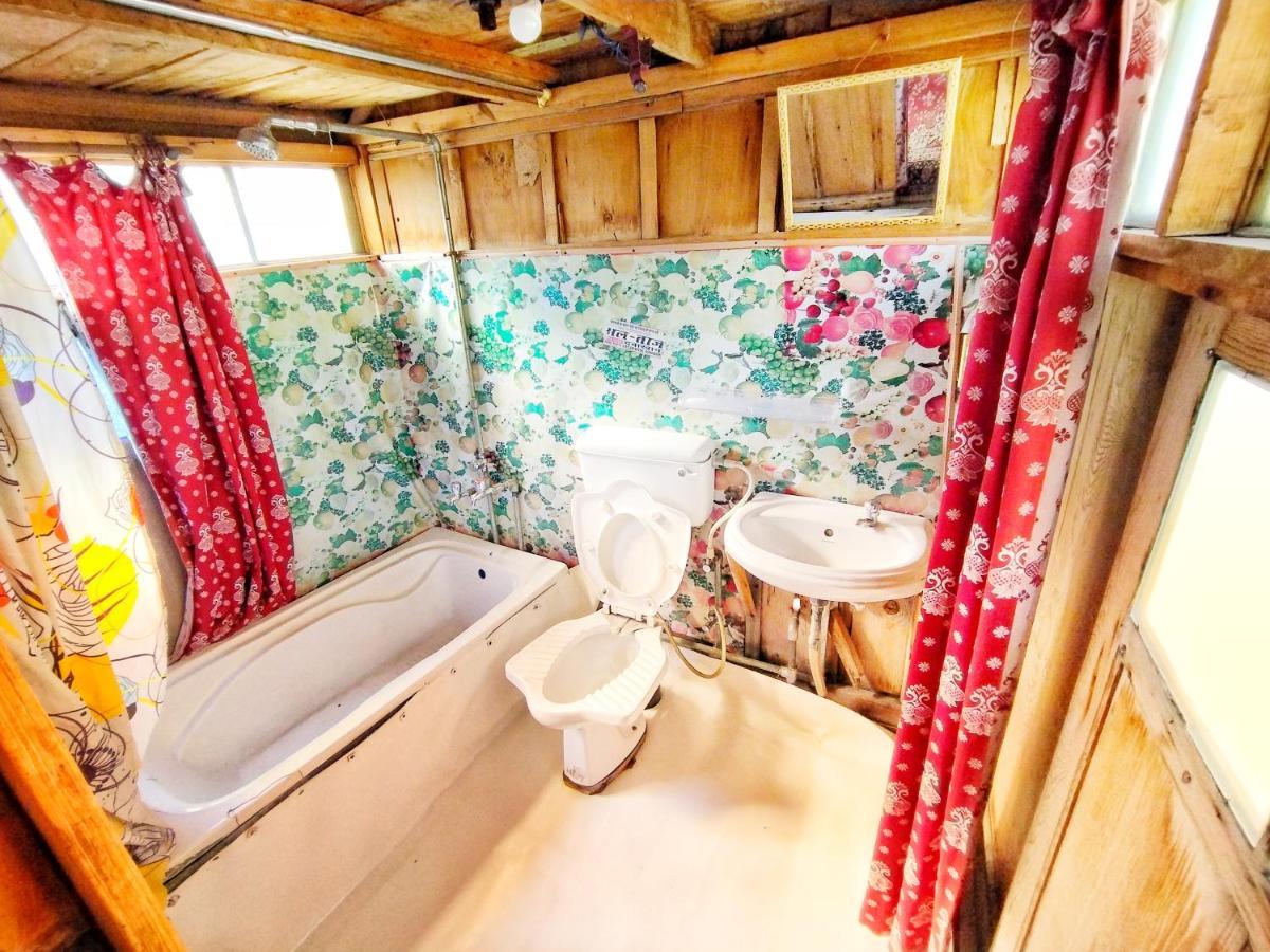 Raja'S Palace Houseboat - Kashmir Srinagar  Exterior photo
