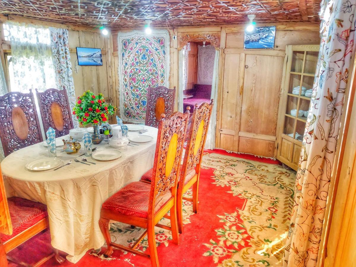 Raja'S Palace Houseboat - Kashmir Srinagar  Exterior photo