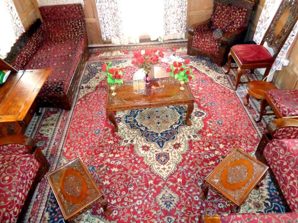 Raja'S Palace Houseboat - Kashmir Srinagar  Exterior photo