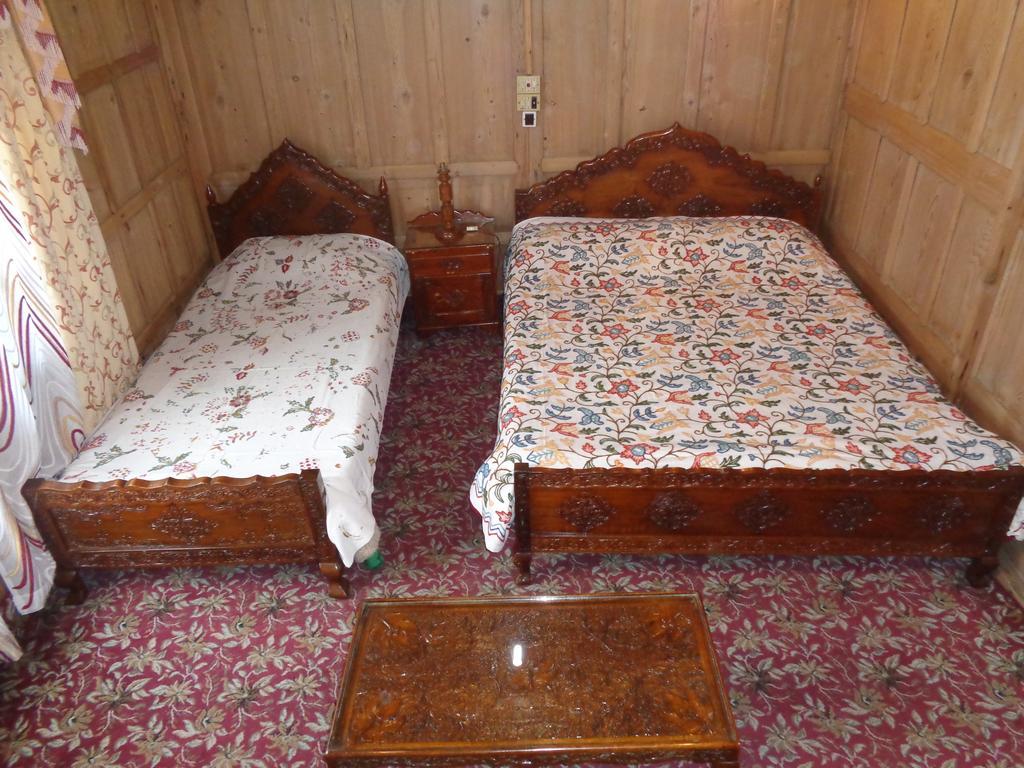 Raja'S Palace Houseboat - Kashmir Hotel Srinagar  Room photo