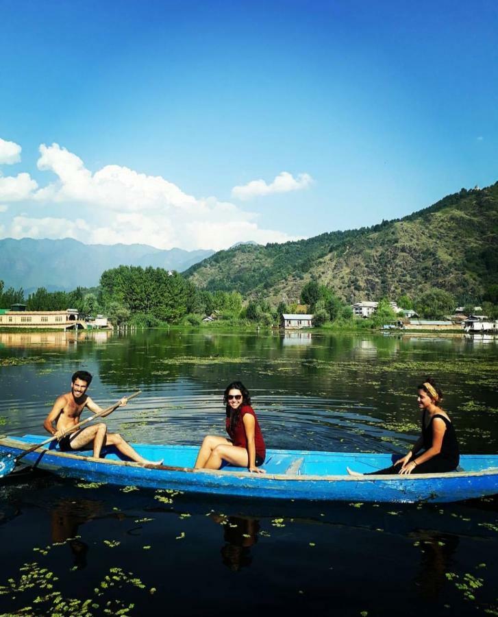 Raja'S Palace Houseboat - Kashmir Hotel Srinagar  Exterior photo